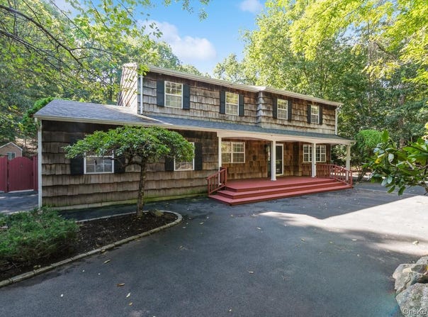 24 Kastal Drive, Ridge, NY 11961