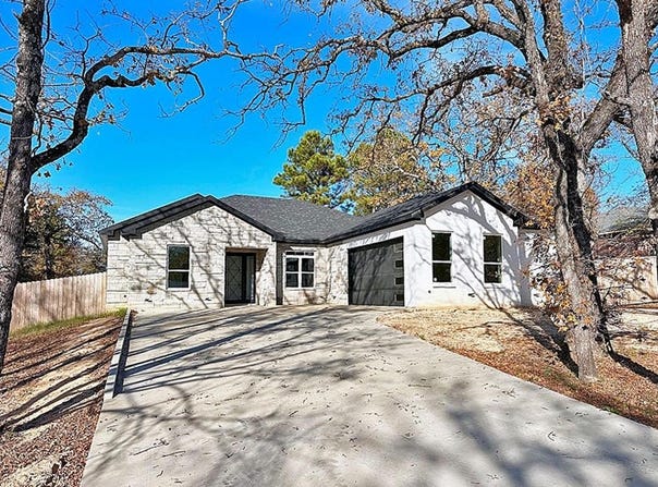 2969 Trey Cir, Athens, TX 75752