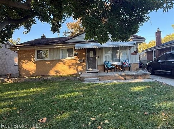 24686 McDonald Street, Dearborn Heights, MI 48125