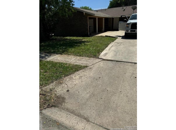 5734 Harefield, San Antonio, TX 78228