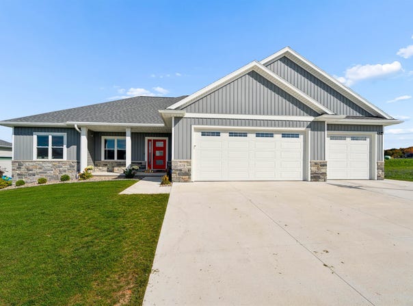 1575 BRAYDEN Lane, DE PERE, WI 54115
