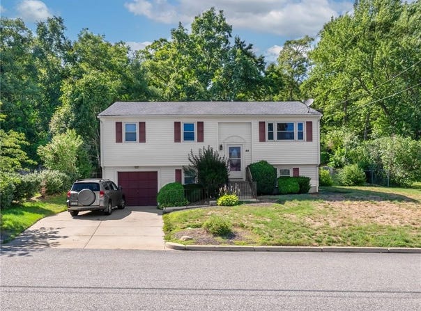 35 Sycamore Drive, Cranston, RI 02921