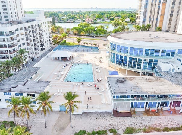 5445 Collins Ave, Miami Beach, FL 33140