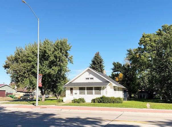 222 W 4th St, Ainsworth, NE 69210