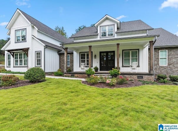 111 VILLAGE CIRCLE, ANNISTON, AL 36207