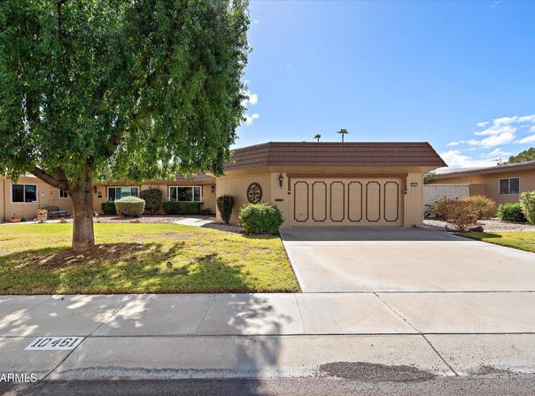 10461 W HUTTON Drive, Sun City, AZ 85351