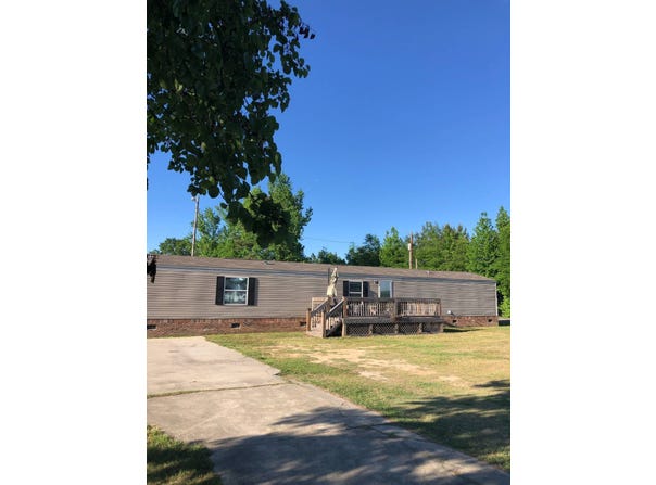 445 McQueen Rd., Bennettsville, SC 29512