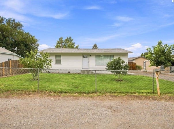 103 N Yost St, Kennewick, WA 99336