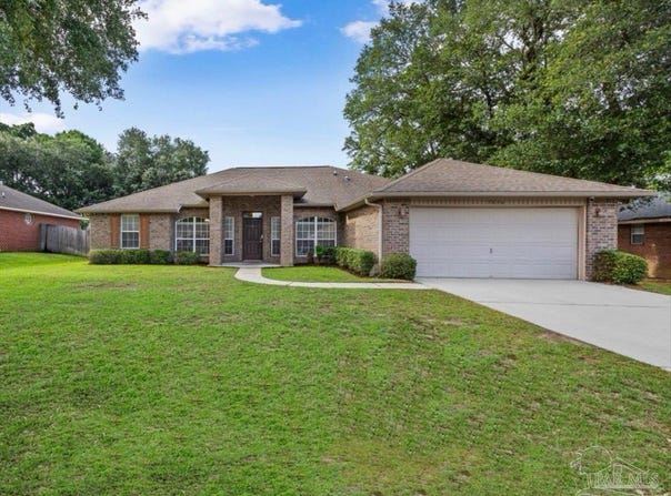 5836 Chi Chi Cir, Milton, FL 32570