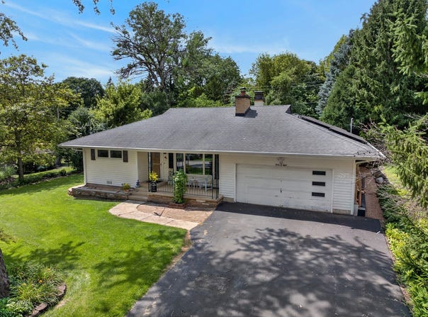 1208 Getzelman Trail, Algonquin, IL 60102