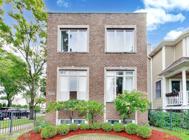 6743 N Oliphant Avenue, Chicago, IL 60631