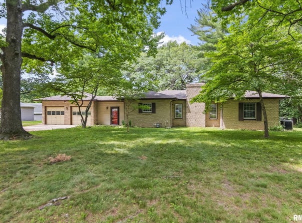 21 W Hazel Dell Lane, Springfield, IL 62712
