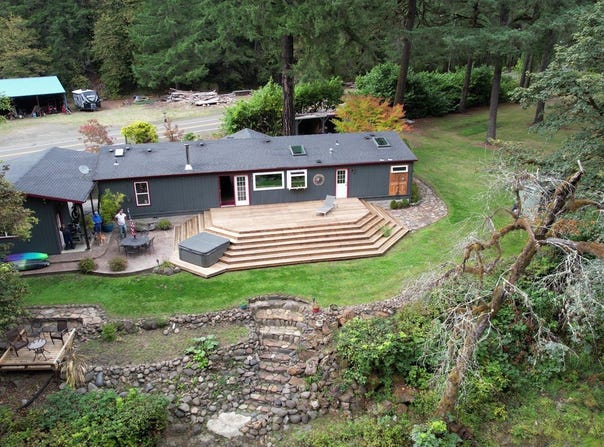 11111 LITTLE RIVER Rd, Glide, OR 97443