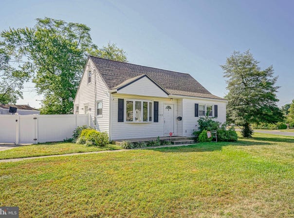 512 E CHURCH Street, BLACKWOOD, NJ 08012