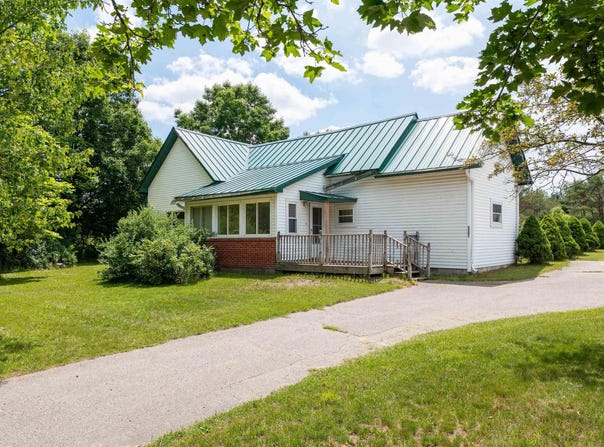 5201 W 14 Road, Mesick, MI 49668