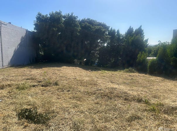 9809 Macarthur Boulevard, Oakland, CA 94605