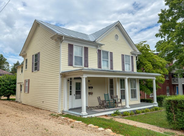 315 S MAIN St, Lexington, VA 24450