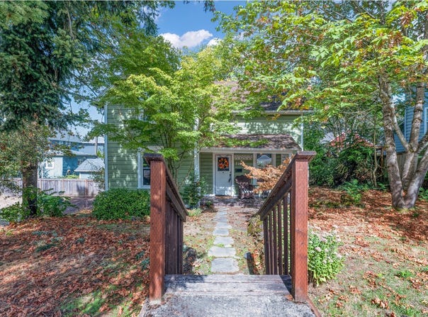 715 9TH St, OregonCity, OR 97045