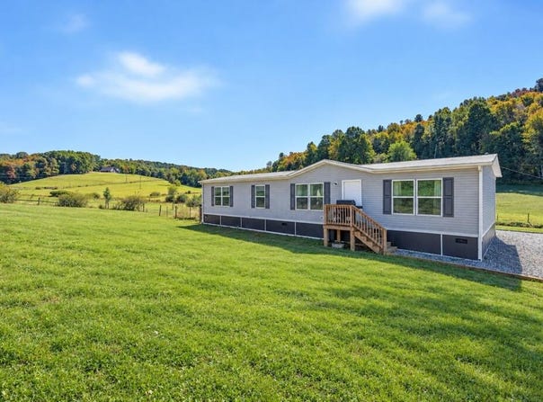 595 Emmanuel Rd SW, Willis, VA 24380