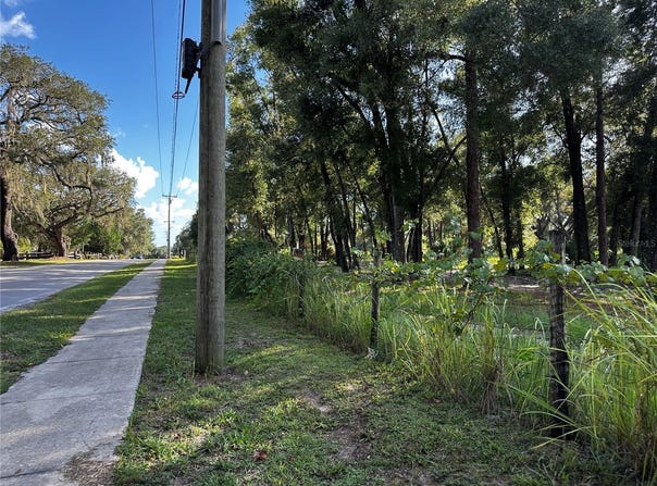 418 N PINE Street, BRONSON, FL 32621