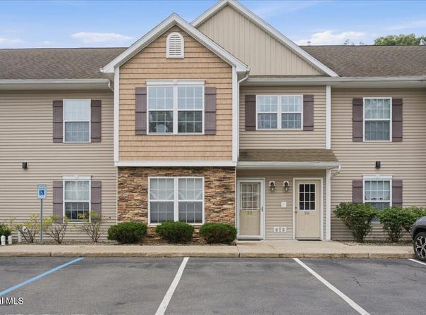 2000 Curry Road, Schenectady, NY 12303