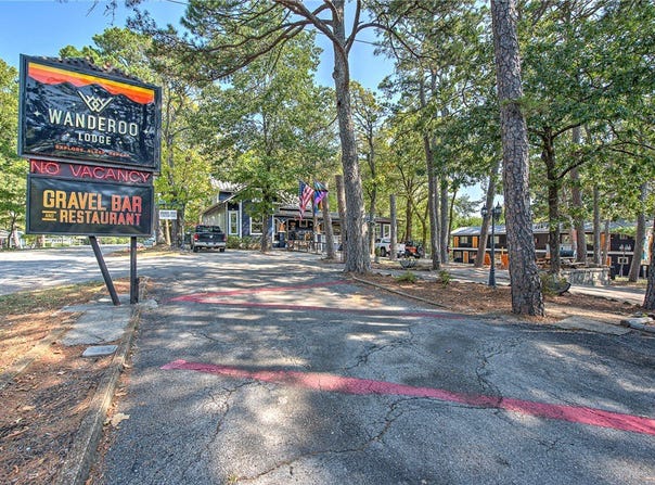 216 Van Buren, Eureka Springs, AR 72632
