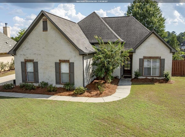 633 BARKLEY CIRCLE, ALABASTER, AL 35007