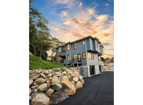 20 Bellair St, Lynn, MA 01902