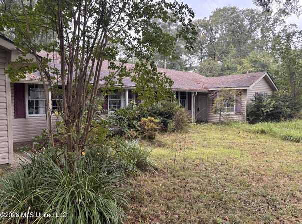 727 N James Avenue, McComb, MS 39648