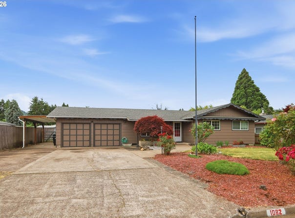 1082 DONDEA St, Springfield, OR 97478