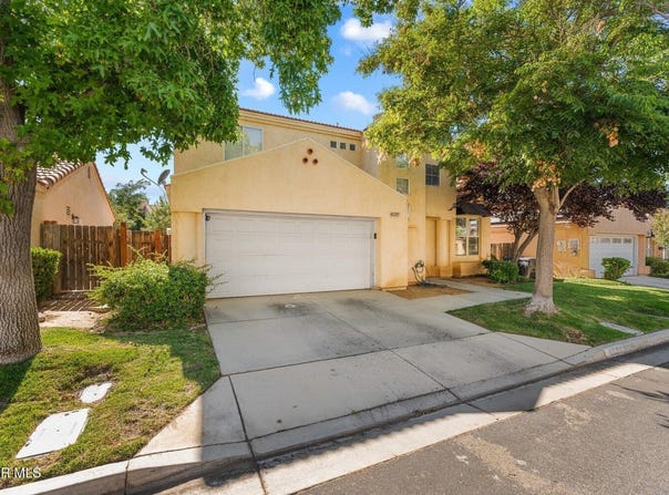 40201 La Cota, Palmdale, CA 93550