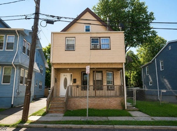244 Leslie St, Newark City, NJ 07112-1326