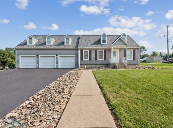 1676 E Laurel Circle, Mt Pleasant Twp, PA 15666