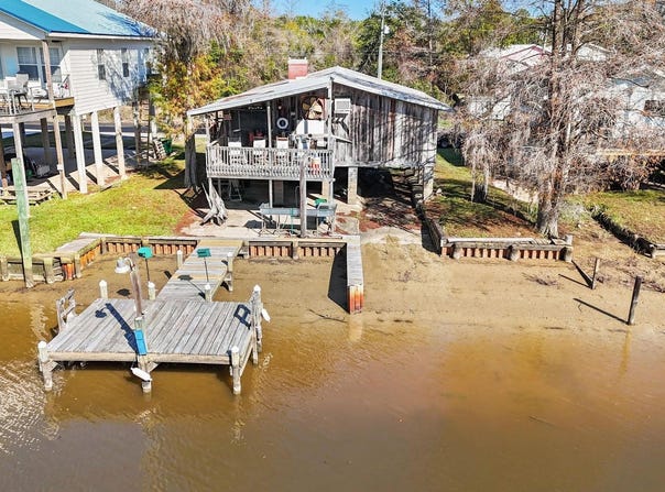 9277 Riverlodge Drive, Moss Point, MS 39562