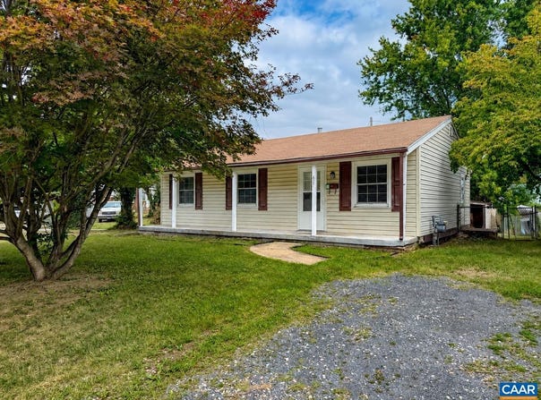 627 ARCH AVE, WAYNESBORO, VA 22980