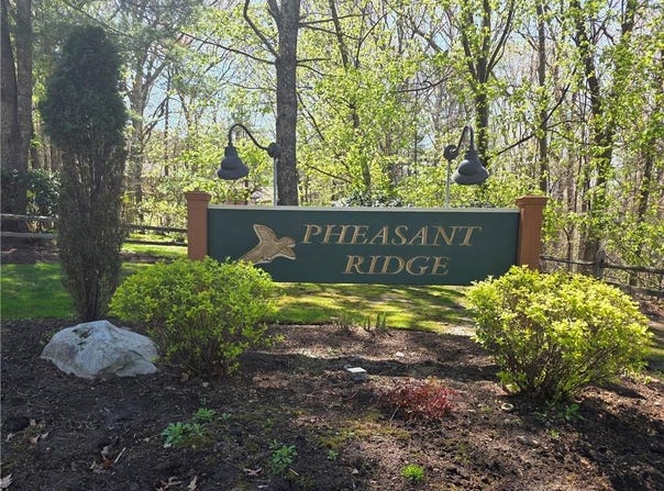10 Pheasant Run, Smithfield, RI 02917