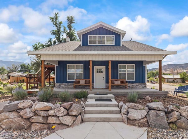 87 N Main St, Marysvale, UT 84750