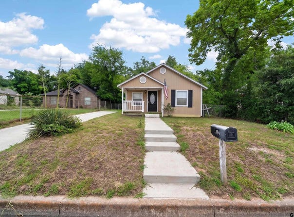 2104 W Robbins, Tyler, TX 75702