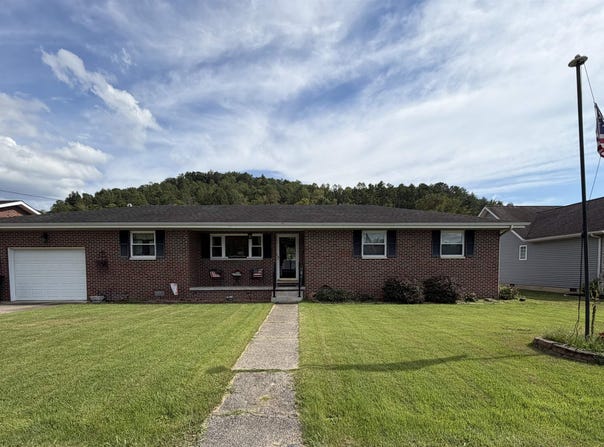 133 Asbury St, Wayne, WV 25570