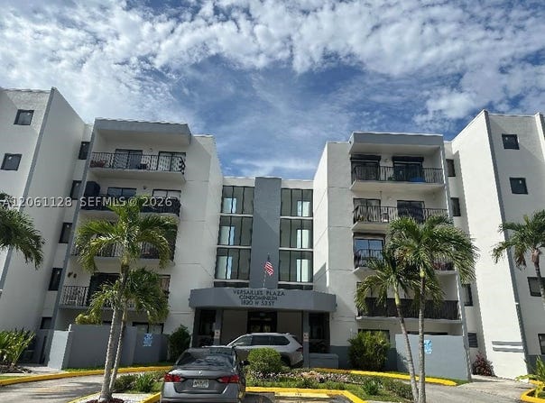 1820 W 53rd St, Hialeah, FL 33012