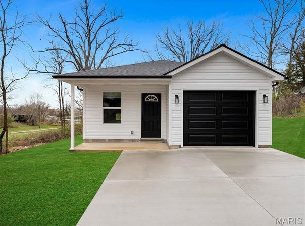 4 Hibbard St, St Clair, MO 63077