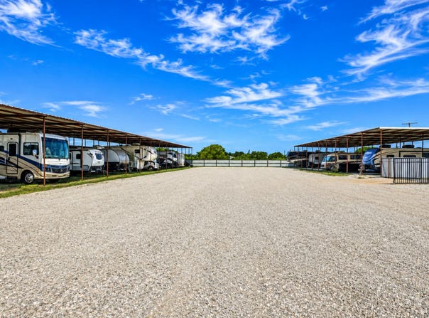 2822 Plainview Road, Sherman, TX 75092