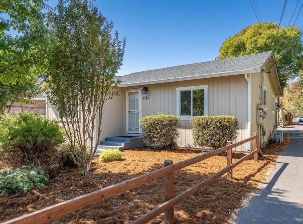 1181 Clover Drive, Santa Rosa, CA 95401