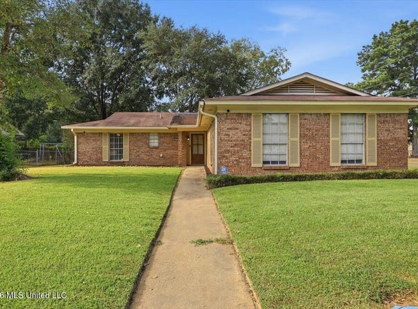 2805 Pine Circle Drive, Pearl, MS 39208