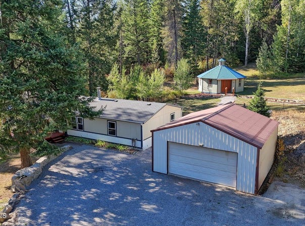 21502 N Derting Rd, Hayden, ID 83835