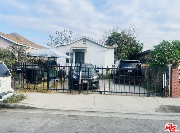 2441 E 114th St, Los Angeles, CA 90059