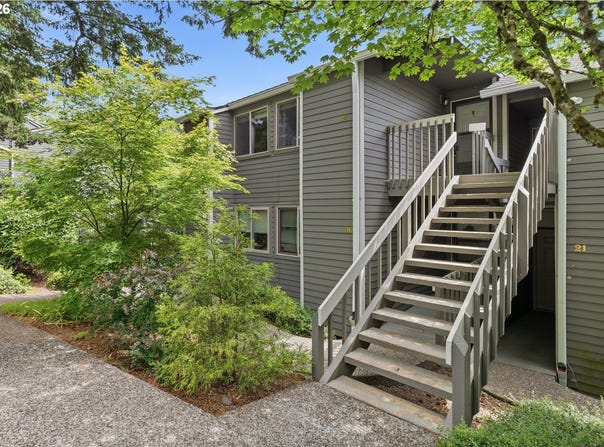 44 EAGLE CREST Dr, LakeOswego, OR 97035