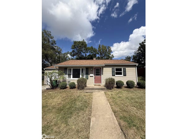 203 E Madison Avenue, Fairfield, IA 52556