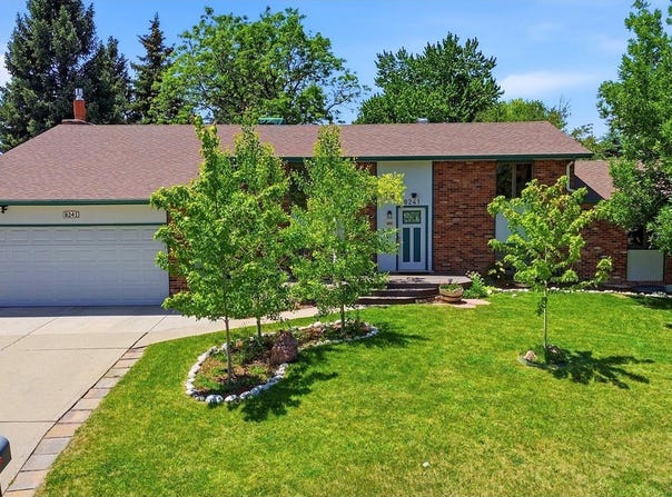 8241 W Pomona Dr, Arvada, CO 80005