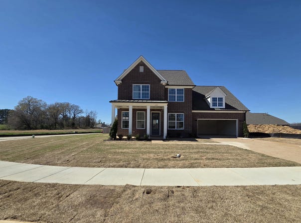 155 HAZEL CREST Dr, Oakland, TN 38060